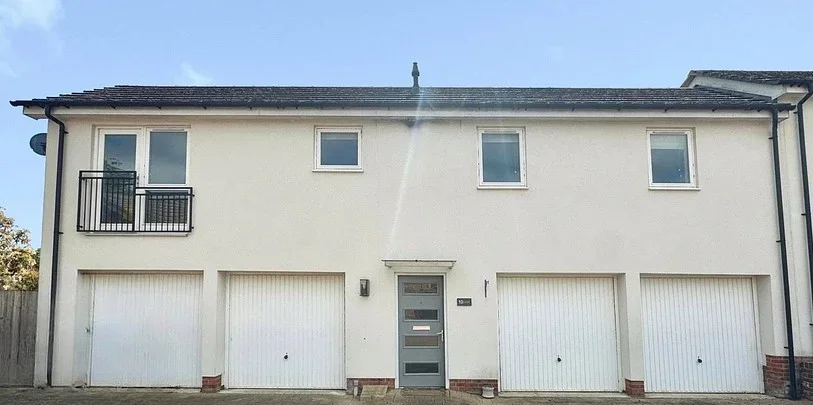 House Typhoon Close in Bracknell