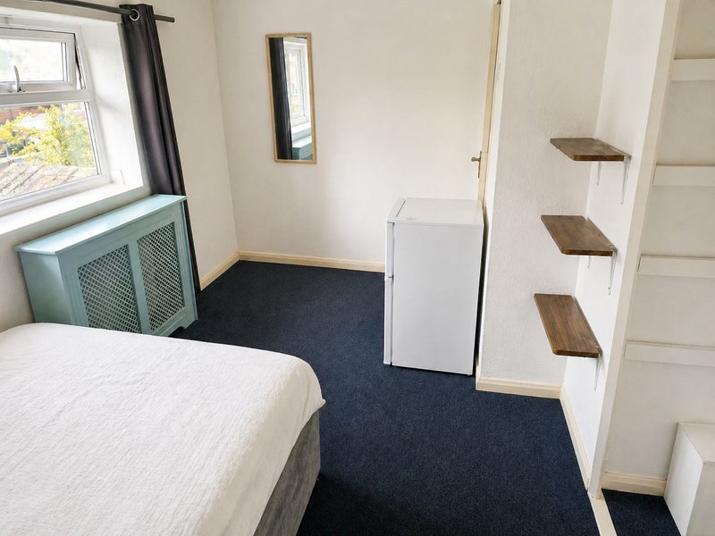 House Tillingbourne Green in Greater London