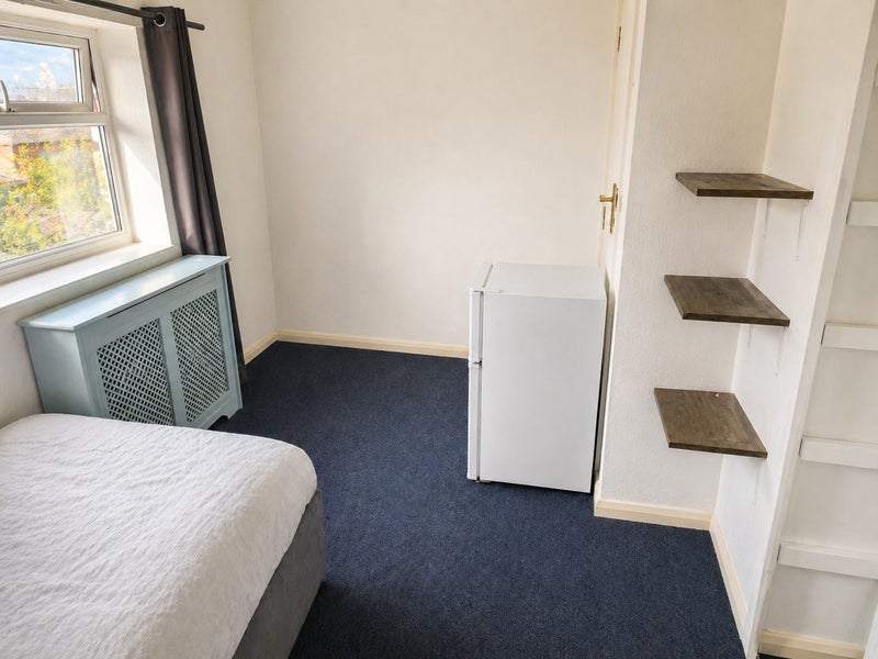 House Tillingbourne Green in Greater London