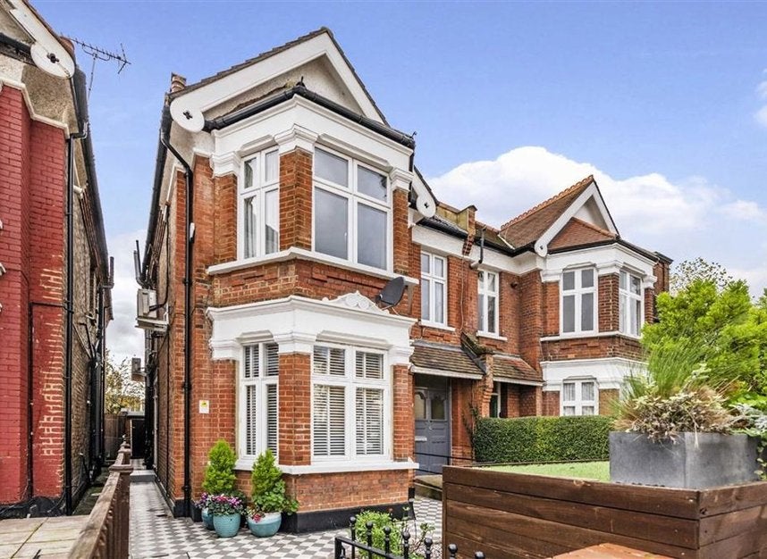 Flat Fordwych Road in Greater London