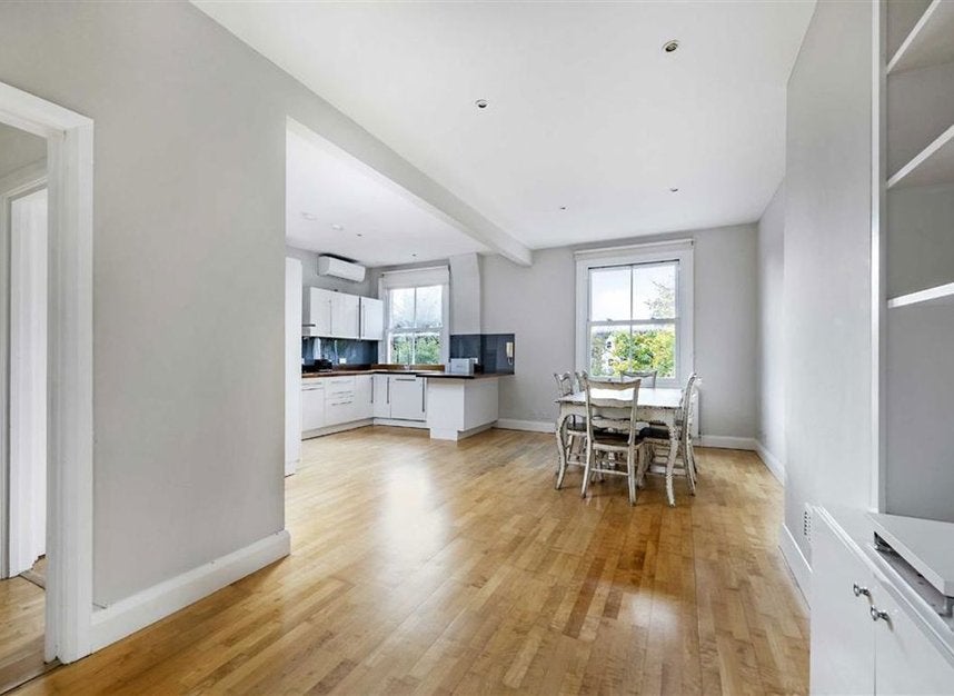 Flat Fordwych Road in Greater London