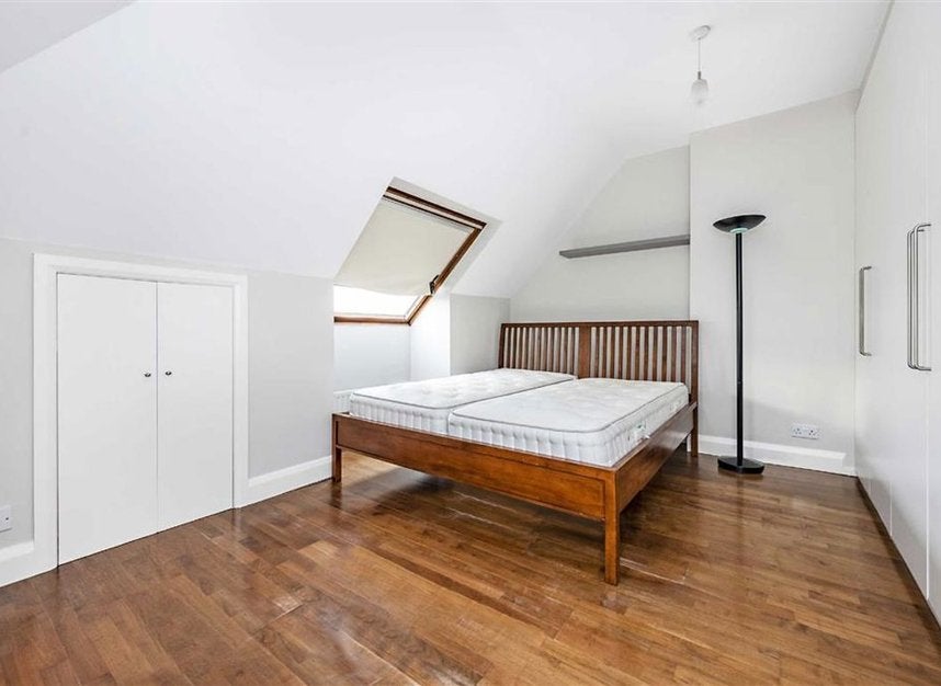 Flat Fordwych Road in Greater London