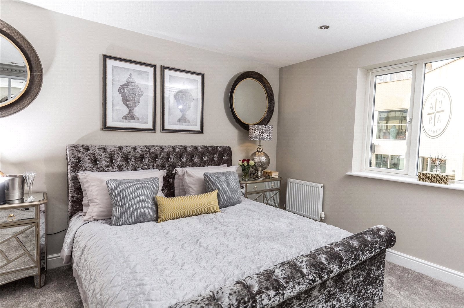 Flat Stratton Place in Cotswold District