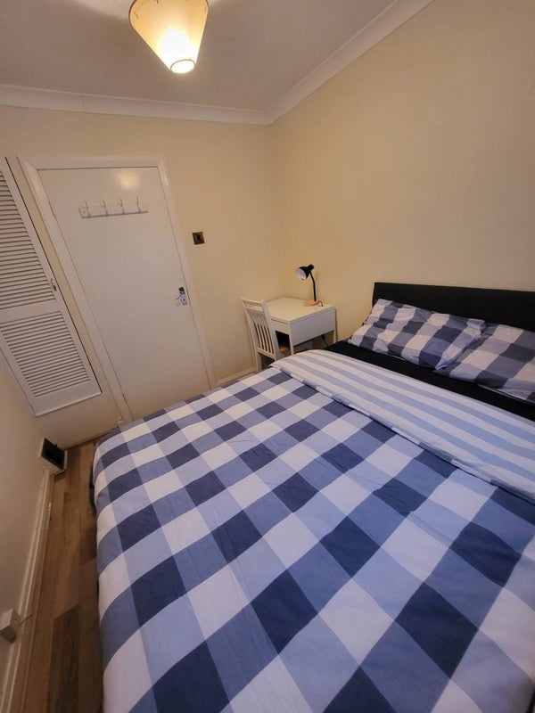 Room Gregson Road in Prescot