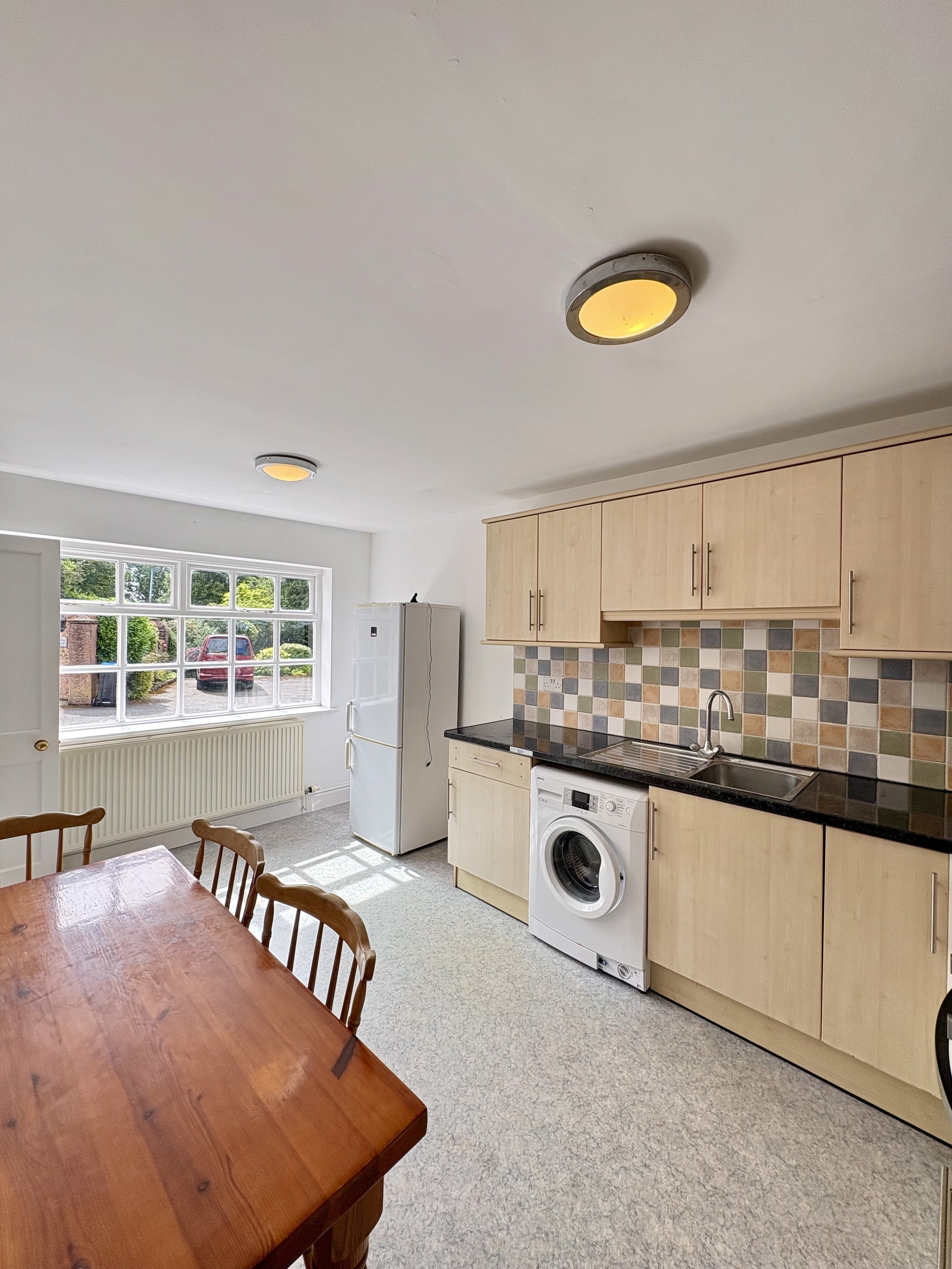 Flat Cottage Close in Neston
