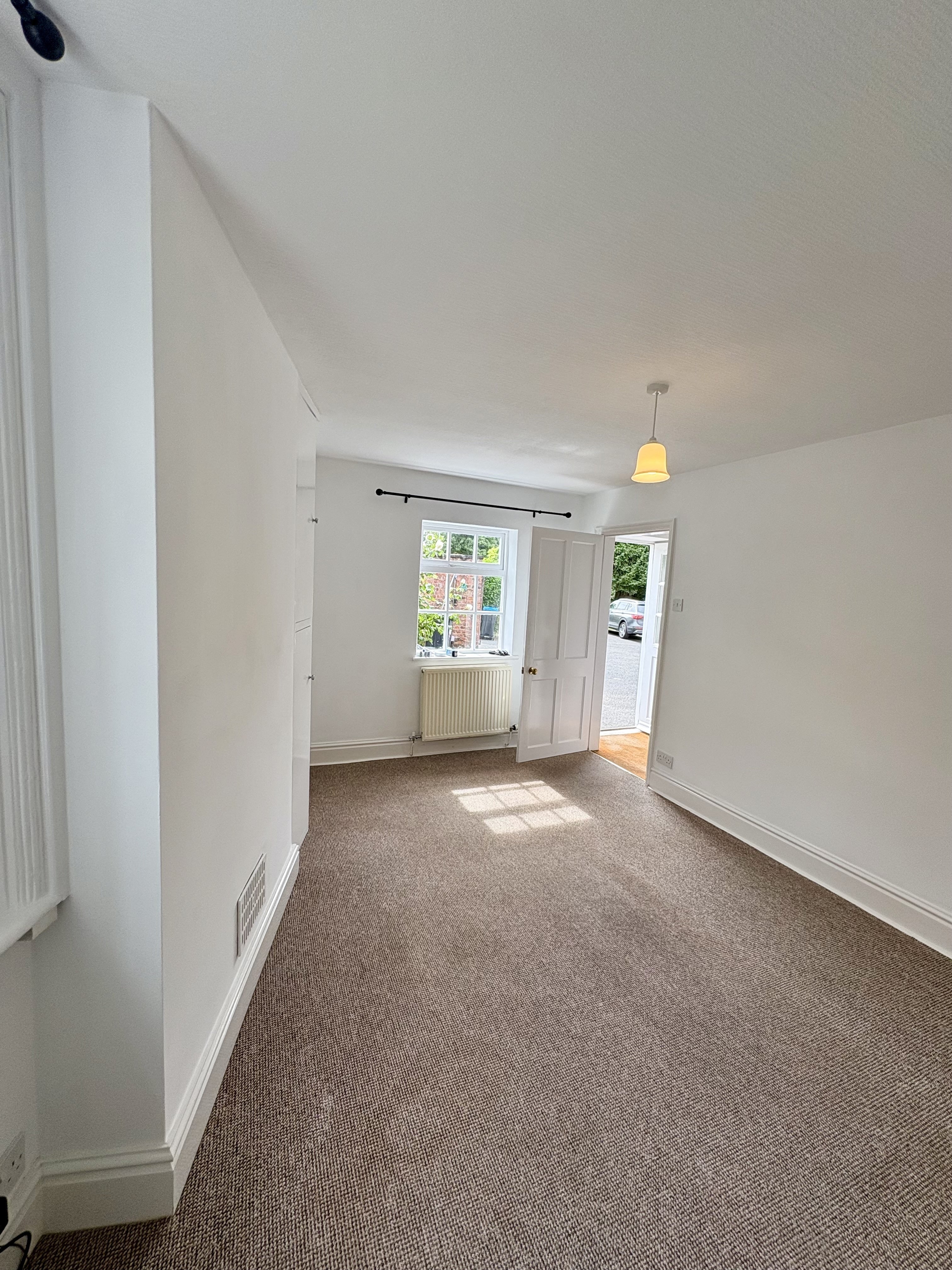 Flat Cottage Close in Neston