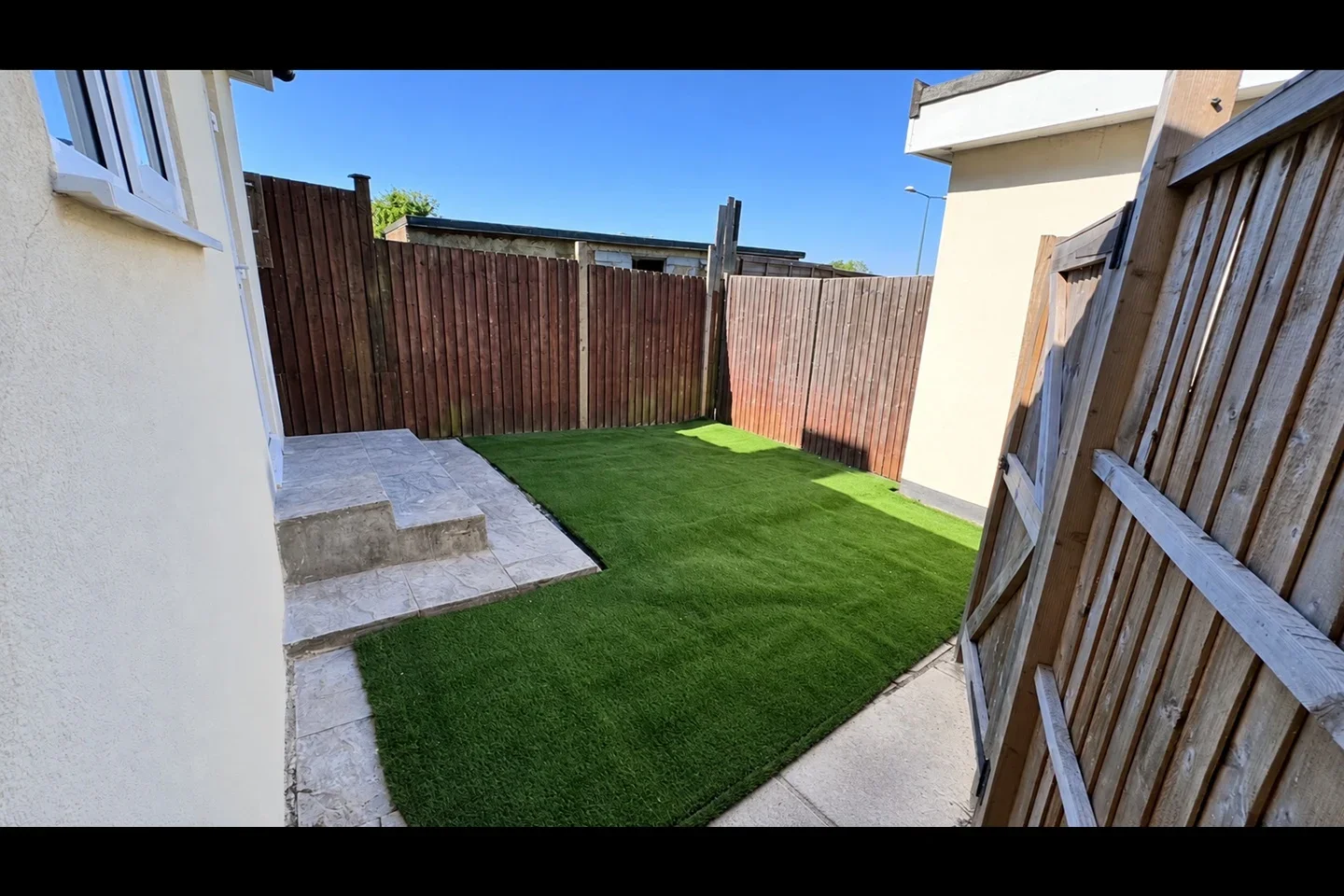 Flat Selborne Gardens in Greater London