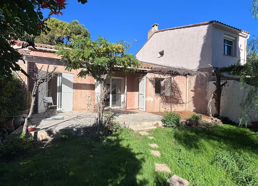 Flat Chemin des Terres Rouges in Toulon