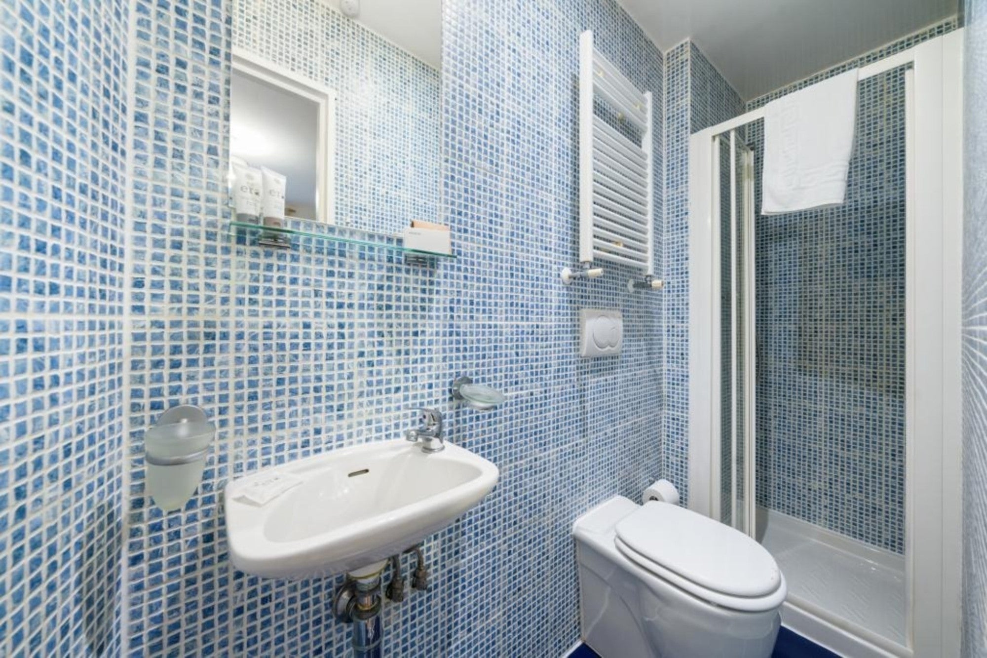 Flat Cartwright Gardens in Greater London