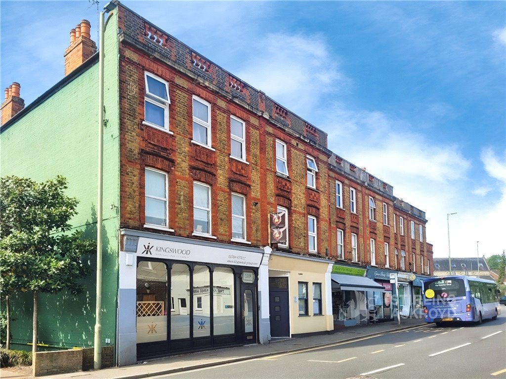 Flat High Street in Borough of Runnymede