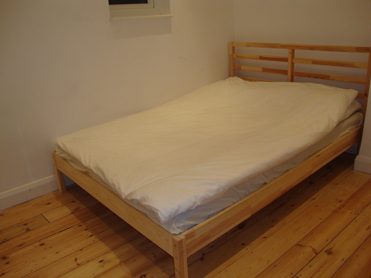 Flat Chatsworth Road in Greater London