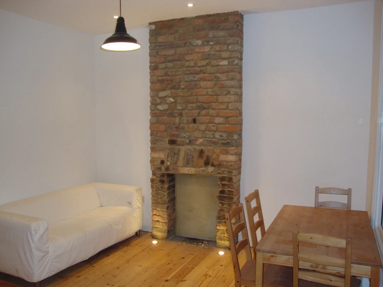 Flat Chatsworth Road in Greater London