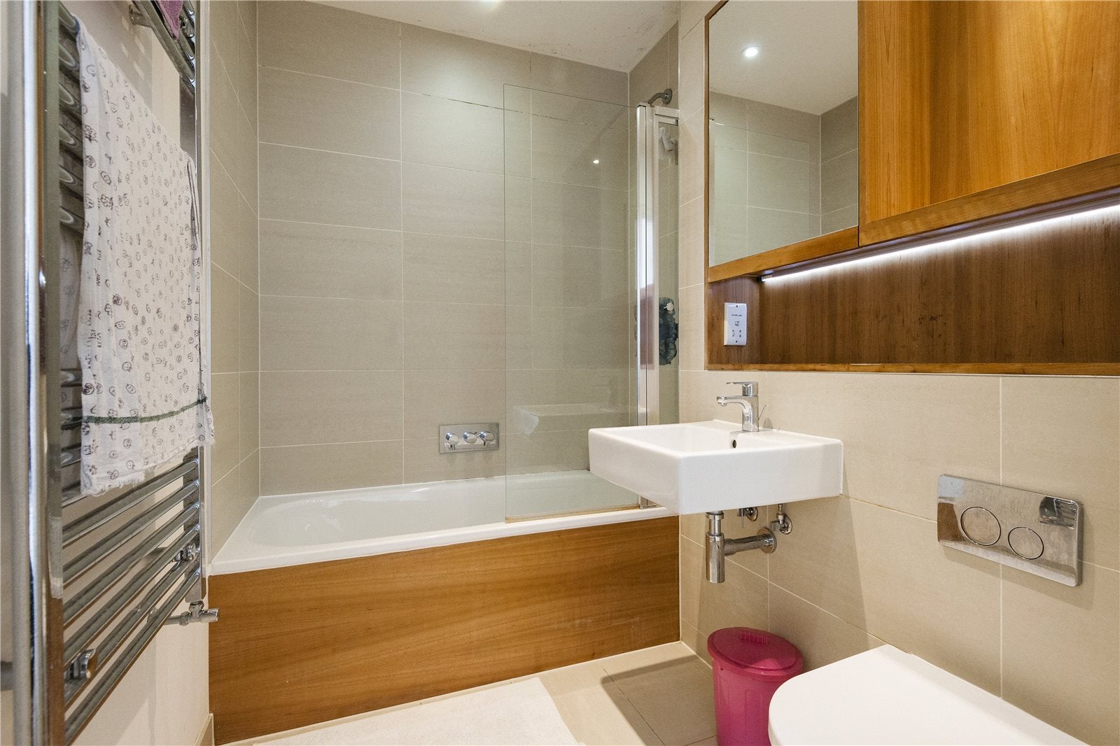 Flat Baltic Street East in Greater London