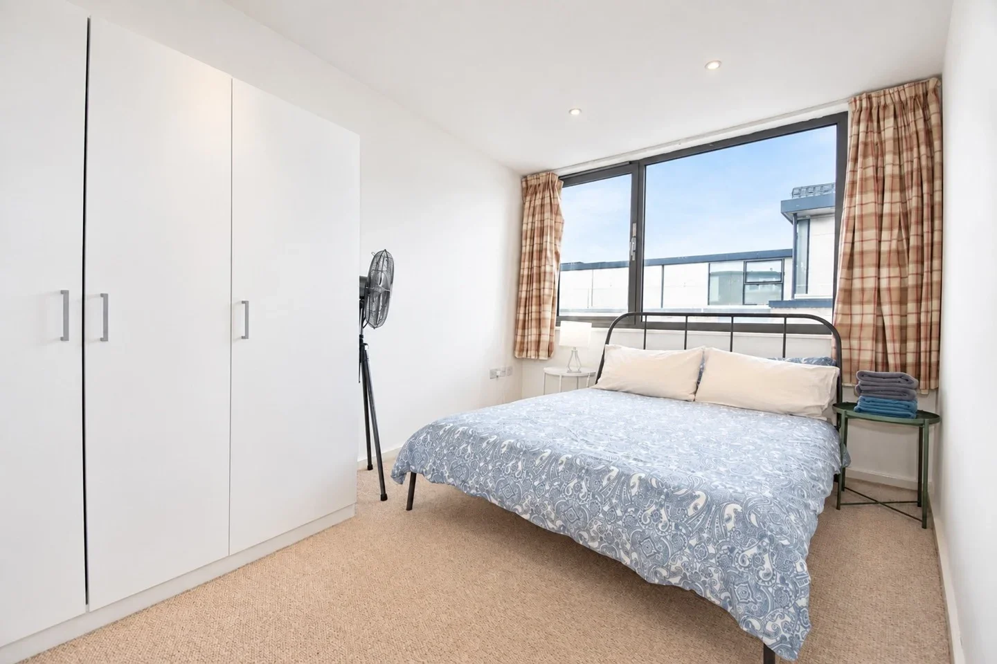 Flat Gifford Street in Greater London