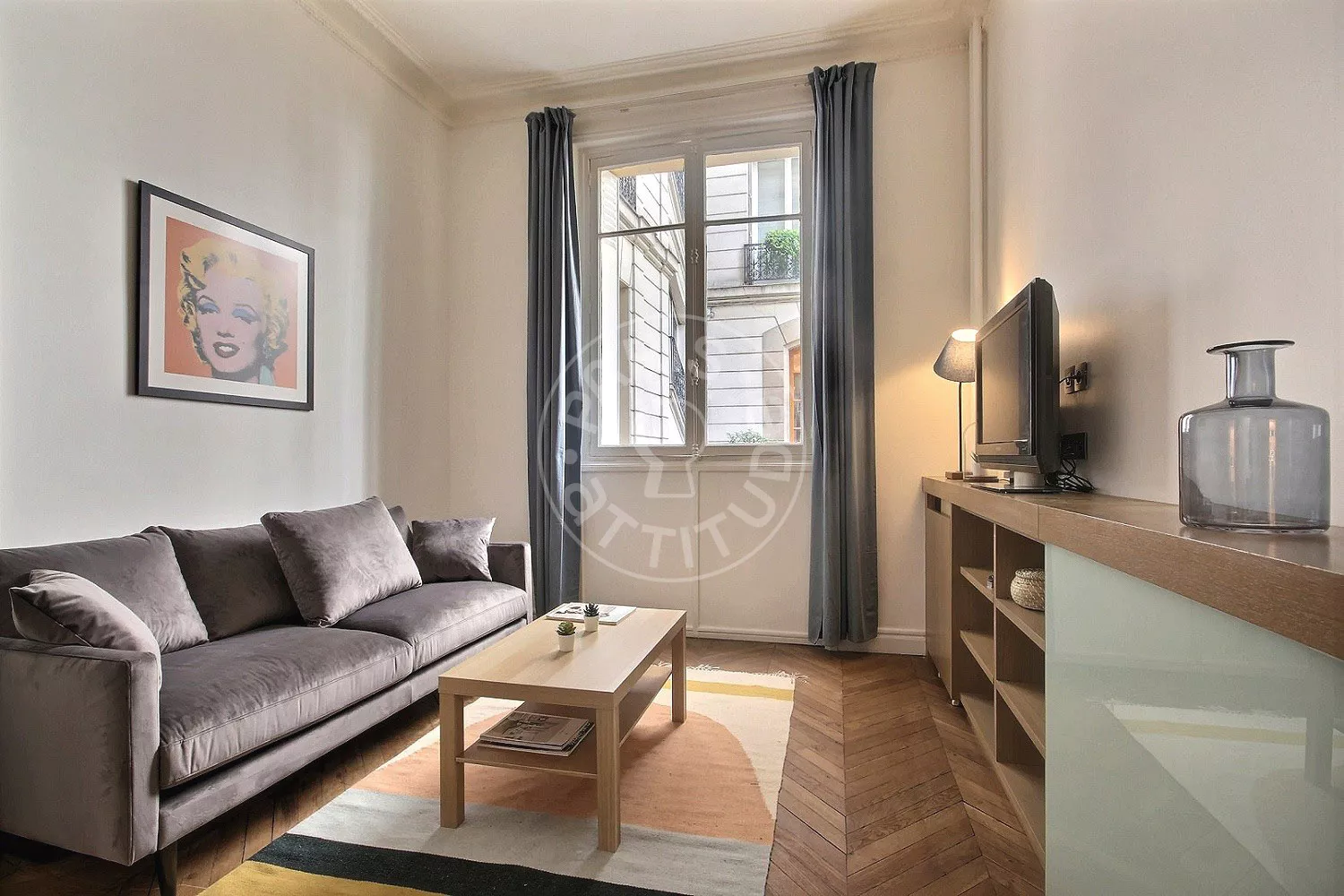 Flat Boulevard de Beauséjour in Paris