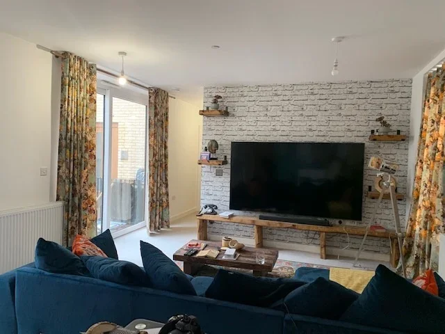 Room St Albans Road in Watford