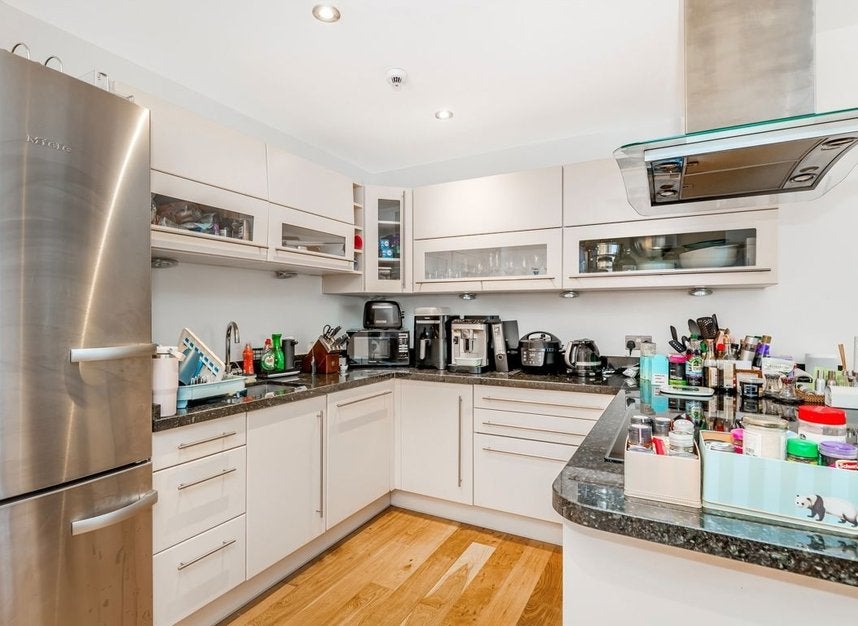 Flat Nevern Place in Greater London