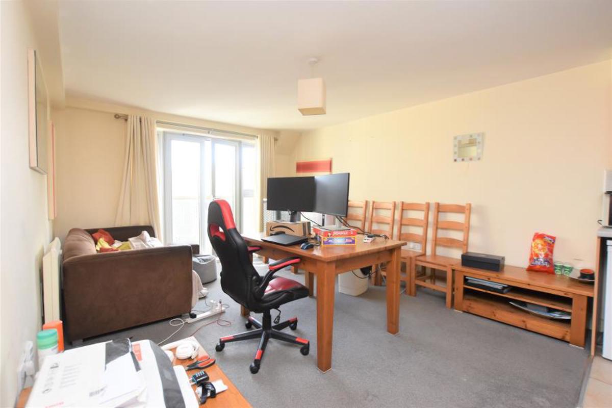 Flat St Peters Court in Leeds