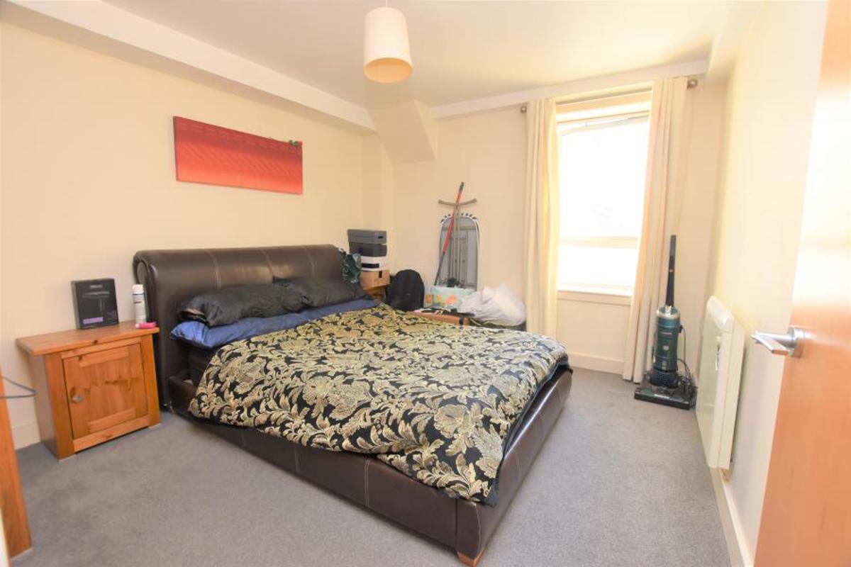 Flat St Peters Court in Leeds