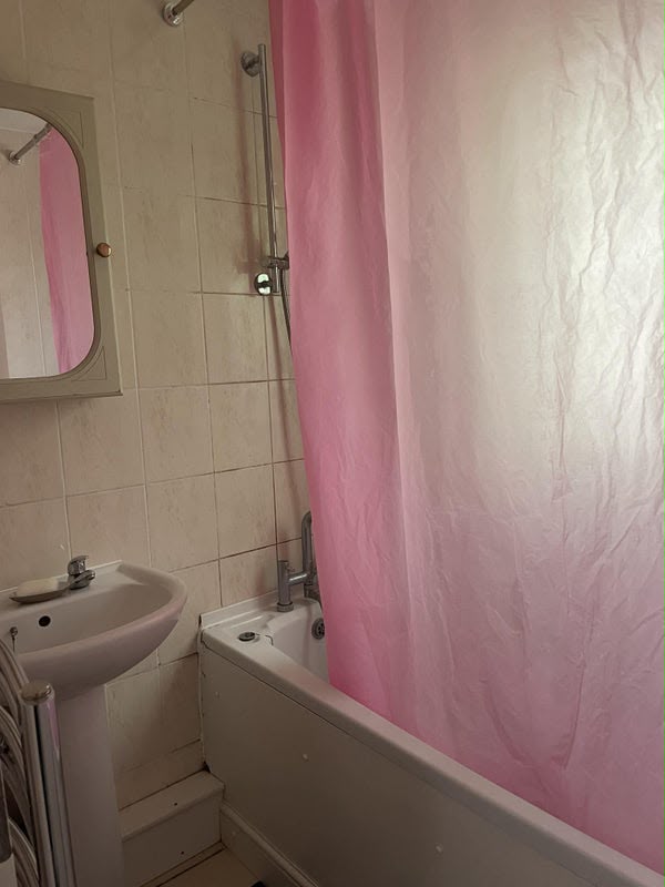 Room Cartwright Street in Greater London