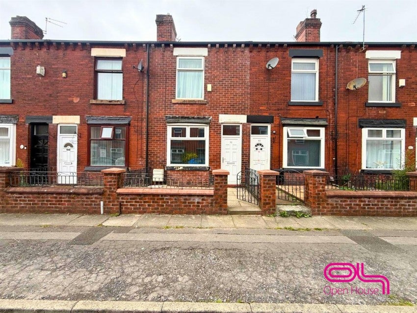 Flat Back Moorfield Grove in Bolton