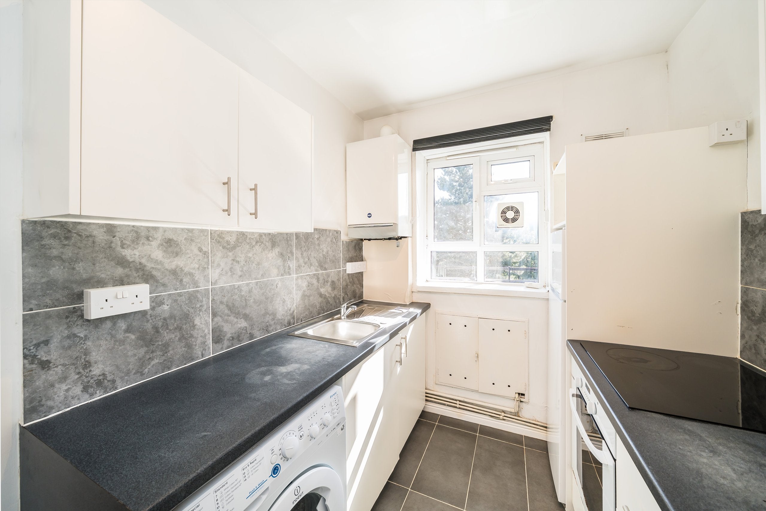 Flat Rodenhurst Road in London