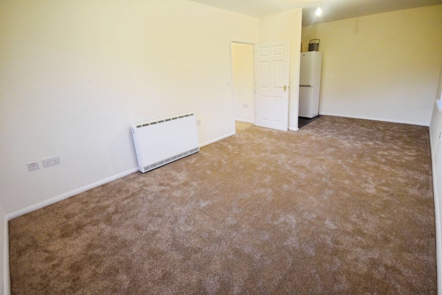 Flat Rowley Avenue in Stafford