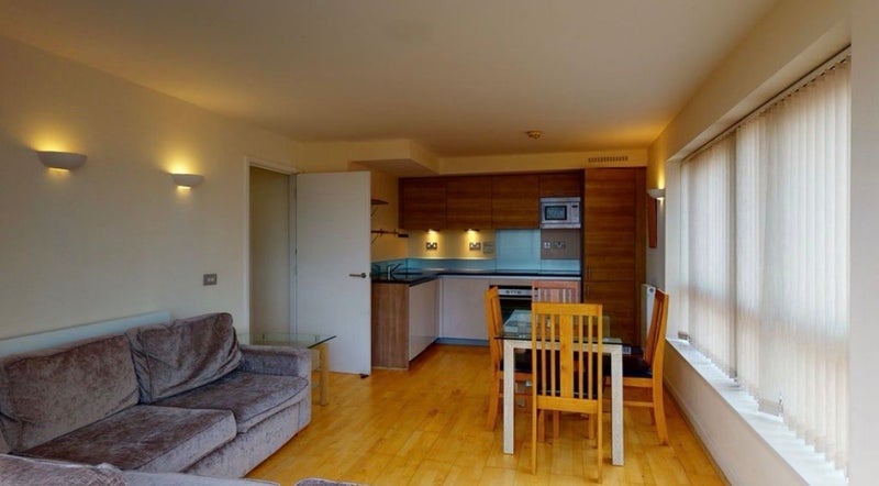 Room West Parkside in Greater London