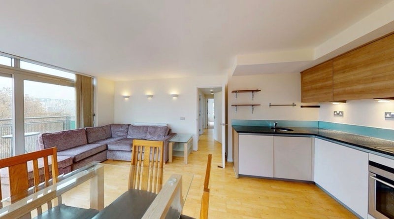 Room West Parkside in Greater London