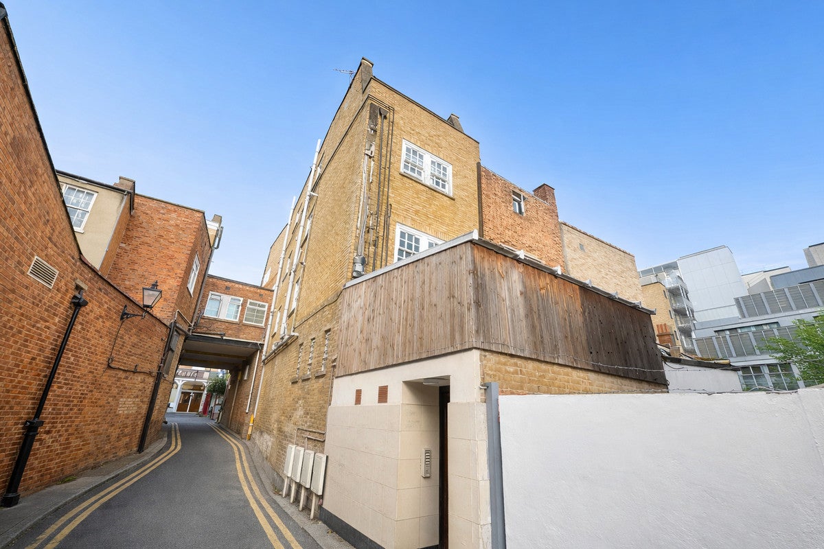 Flat Surrey Street in Greater London