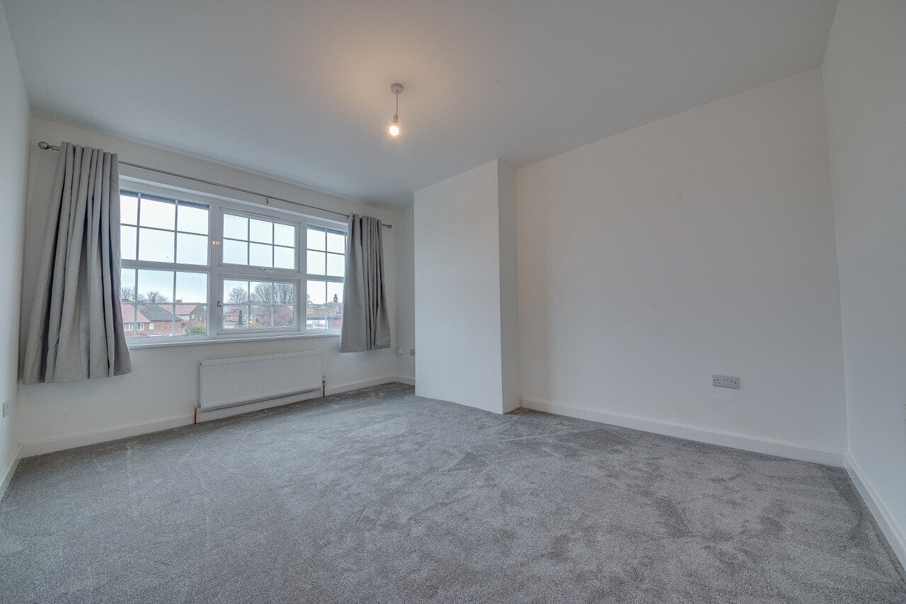 Flat Laughton Road in Dinnington