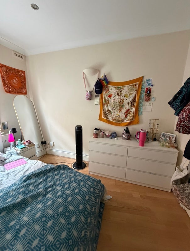 Room Morning Lane in Greater London