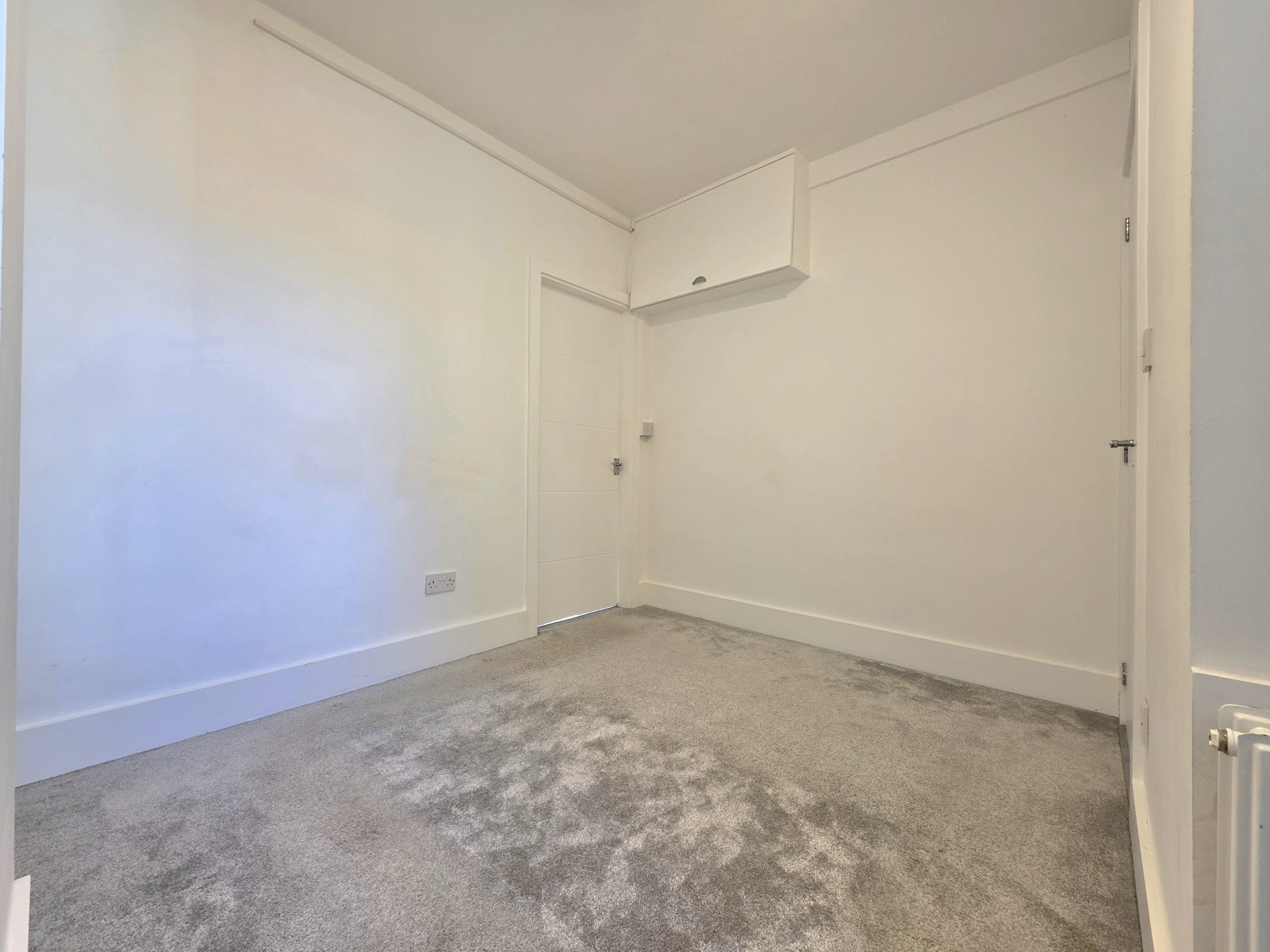 Flat Vaughan Road in Greater London