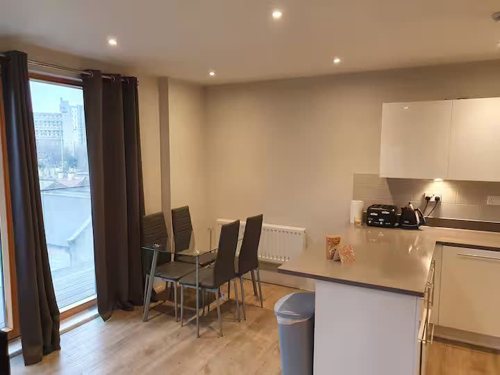 Room St Ives Place in Greater London