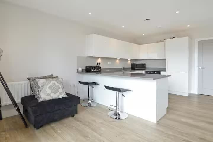 Room St Ives Place in Greater London