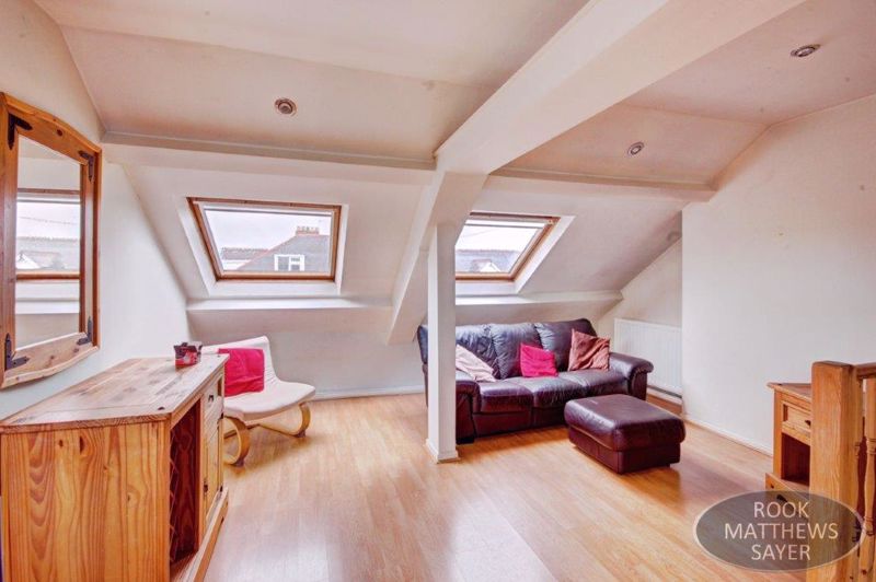 Flat Grosvenor Road in Newcastle upon Tyne