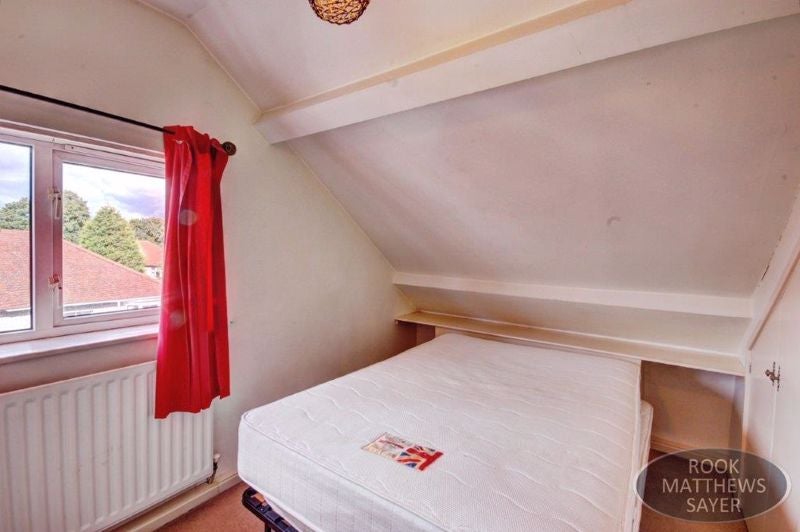 Flat Grosvenor Road in Newcastle upon Tyne