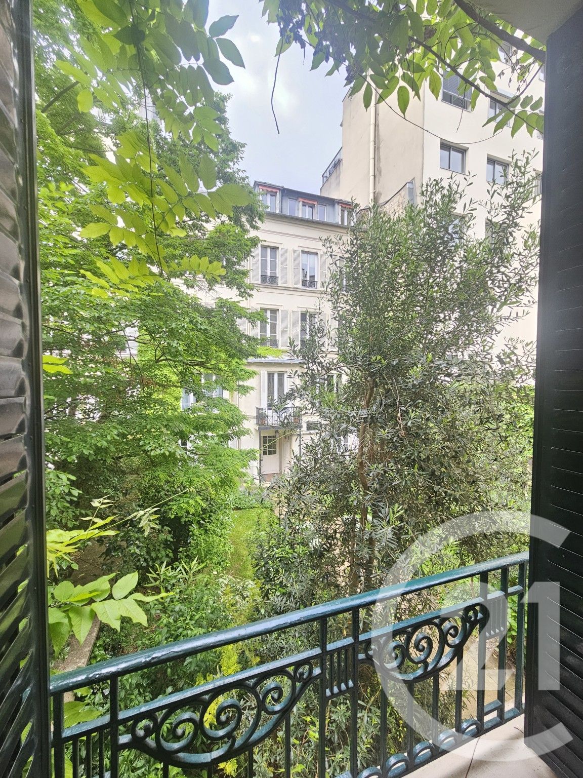 Flat Rue Cortambert in Paris