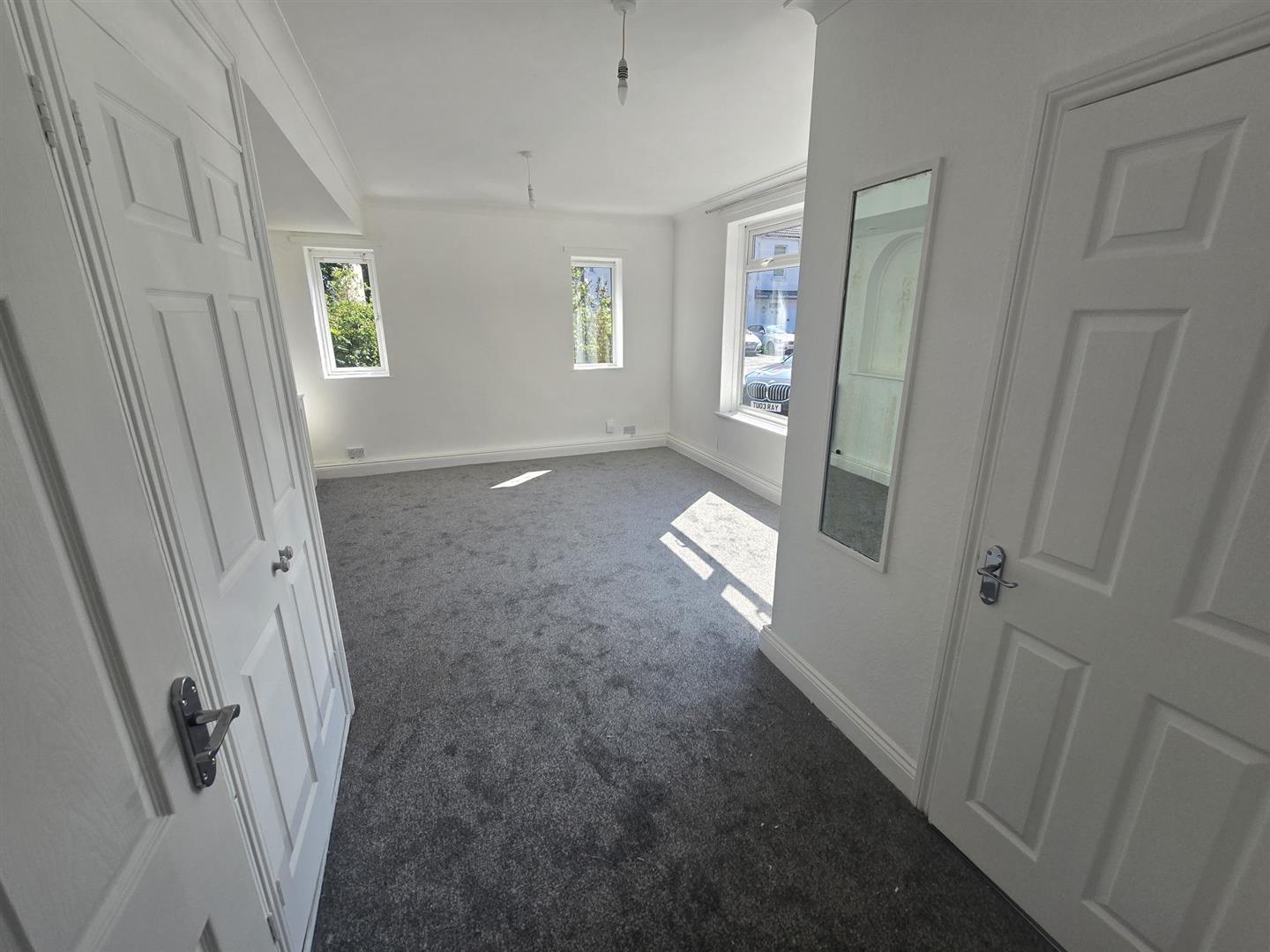Flat Walpole Road in Bournemouth