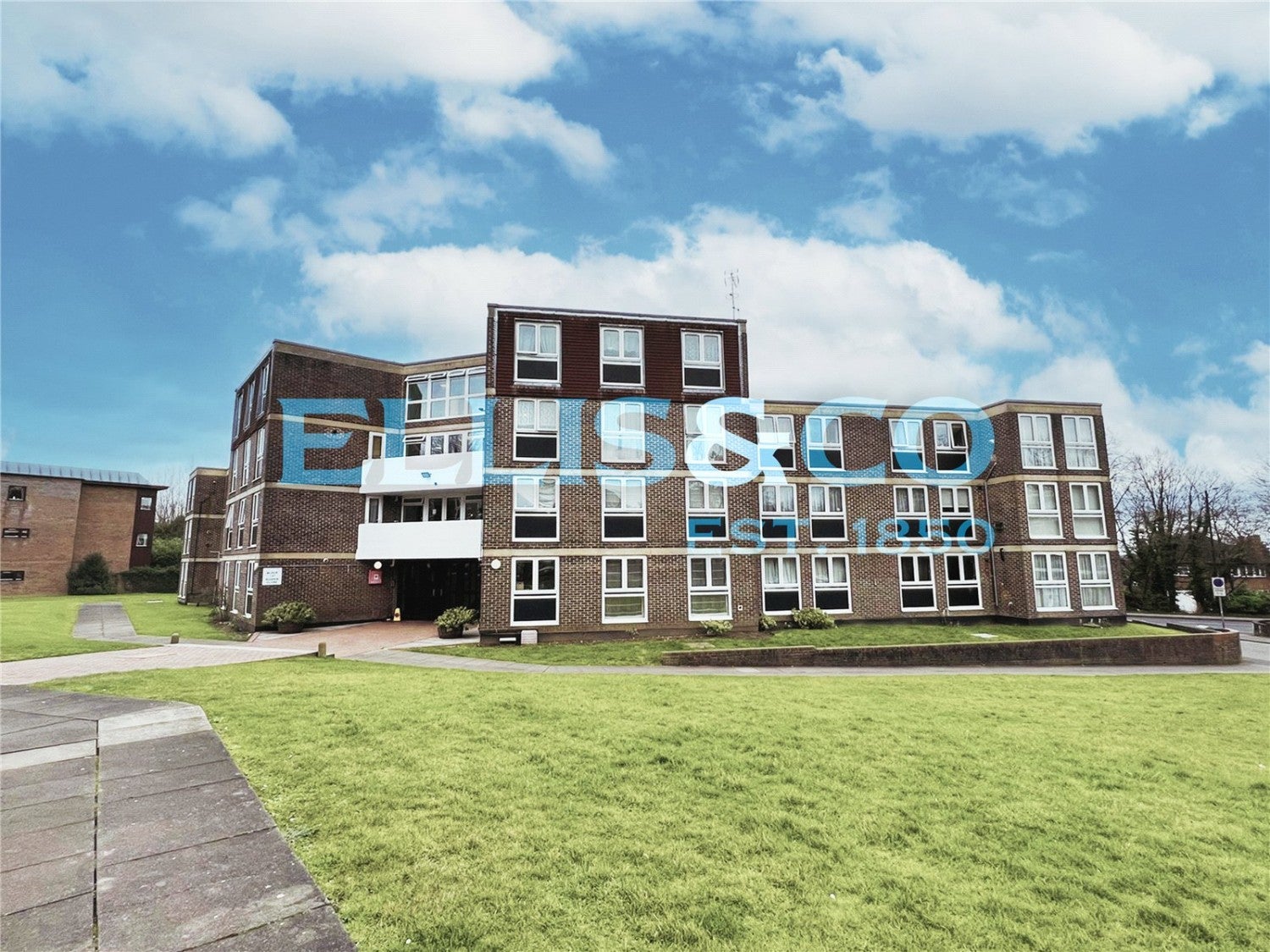 Flat Rusper Close in Greater London