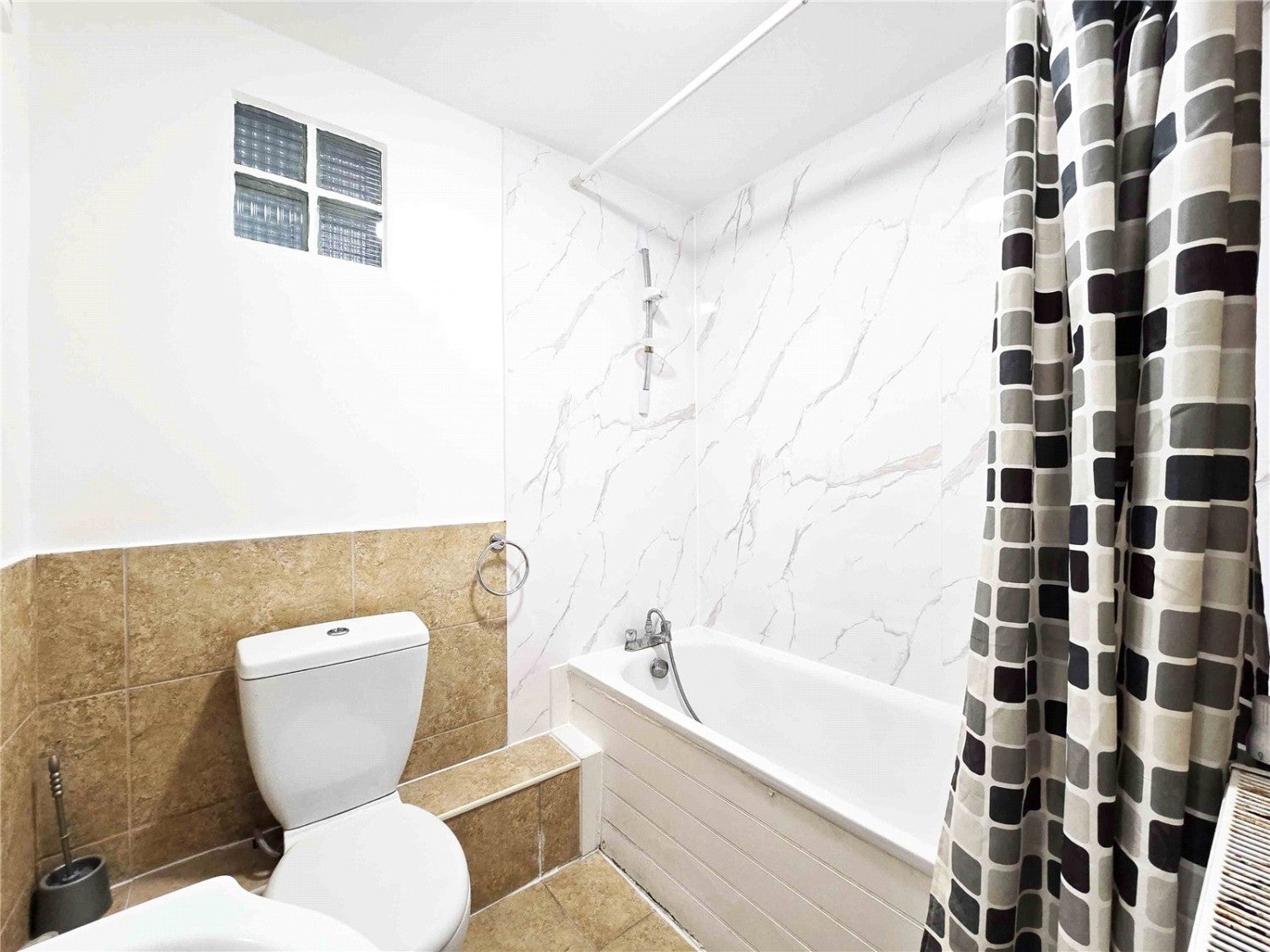 Flat Rusper Close in Greater London