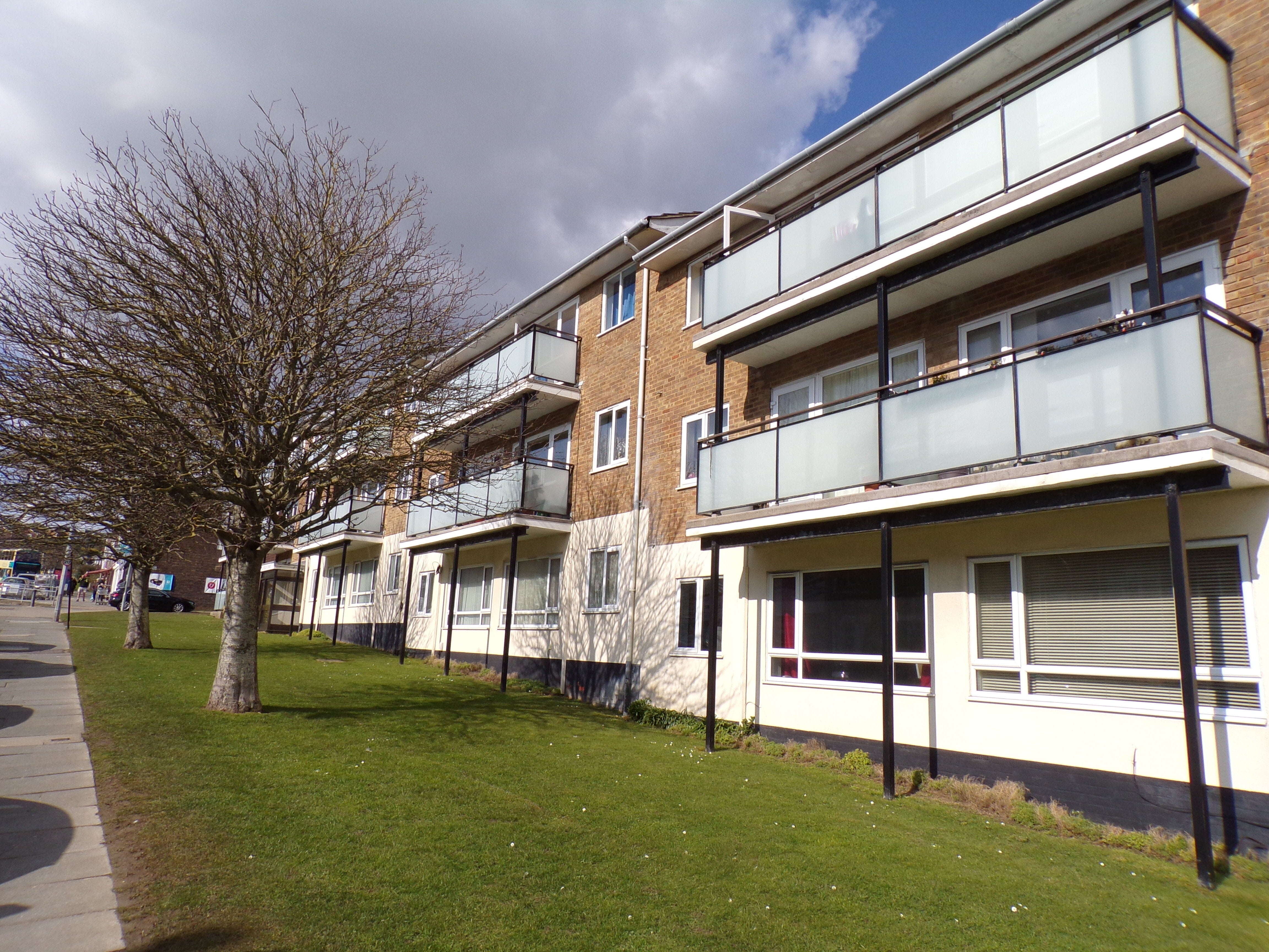 Flat Lustrells Vale in Brighton