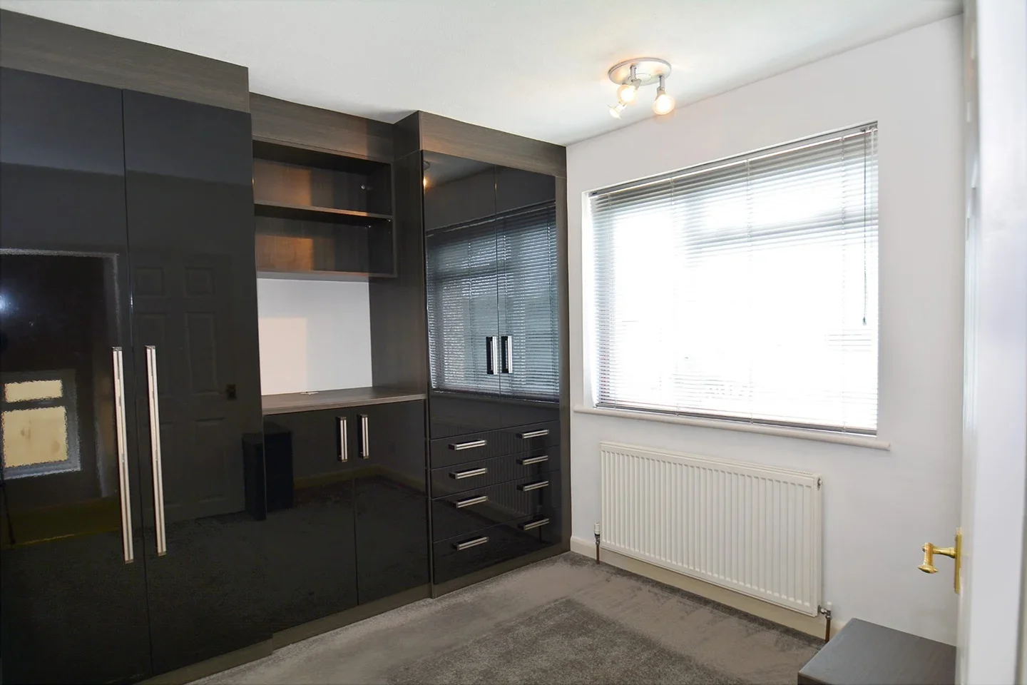 House Parkfield Crescent in Greater London