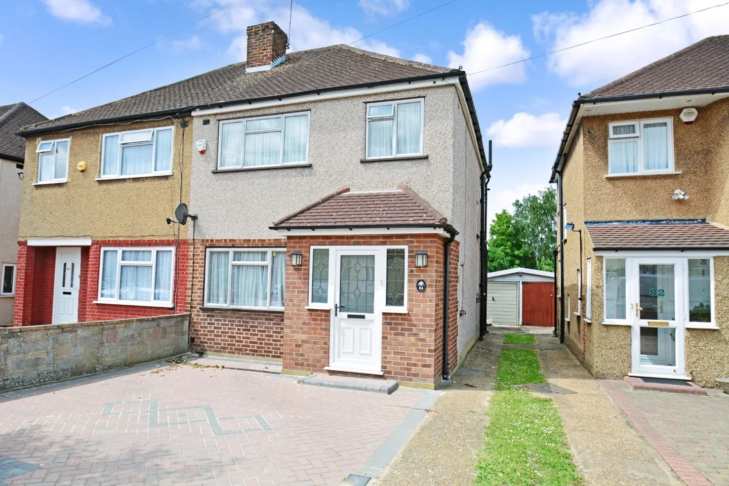 House Parkfield Crescent in Greater London