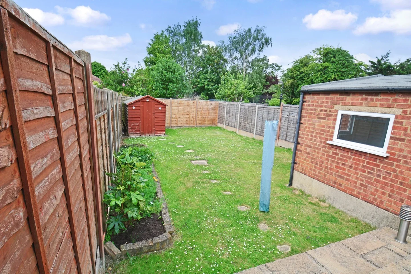 House Parkfield Crescent in Greater London