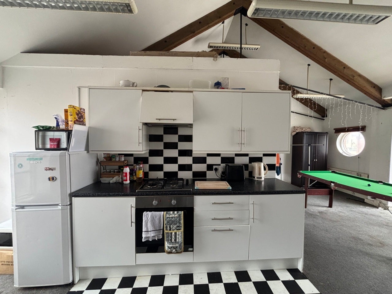 Room Garratt Lane in Greater London