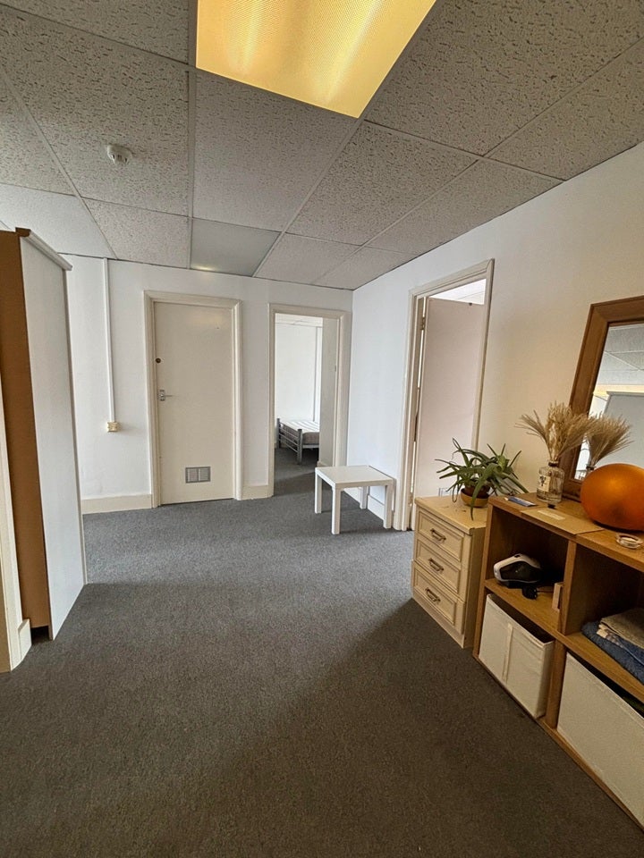 Room Garratt Lane in Greater London
