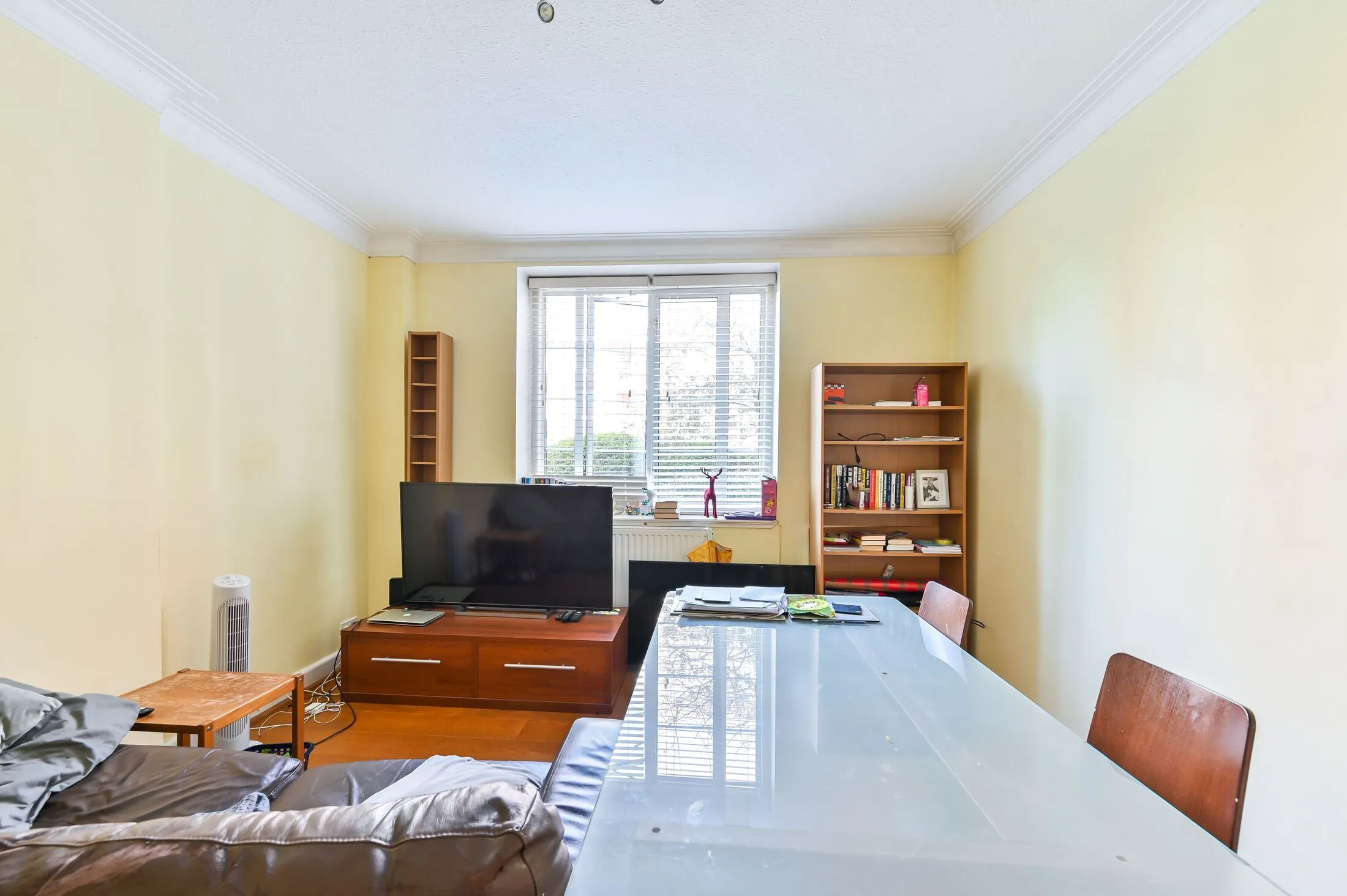 Flat Heathfield Terrace in Greater London