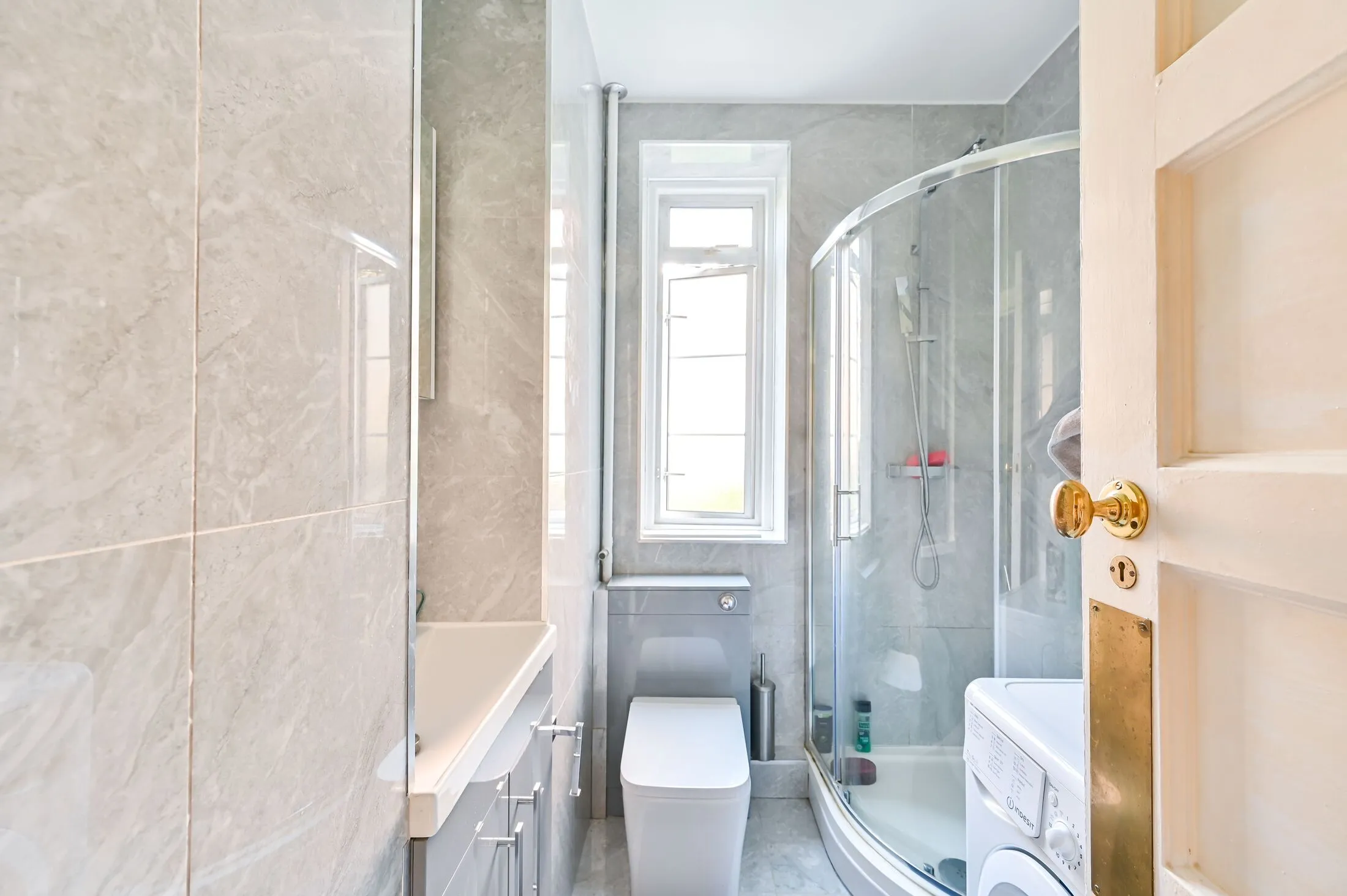 Flat Heathfield Terrace in Greater London