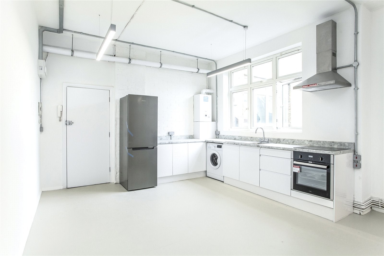 Flat Arcola Street in Greater London